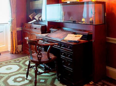 Charles Dickens' desk and chair