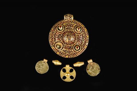 Winfarthing Pendant Winfarthing Pendant